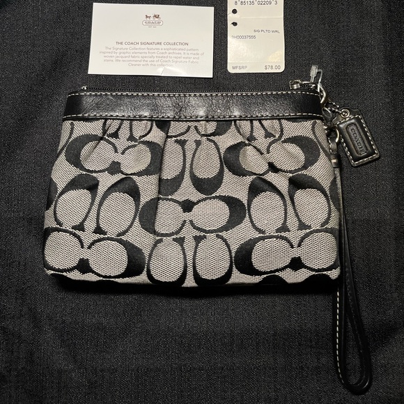 Coach signature pleated wristlet - Picture 2 of 2